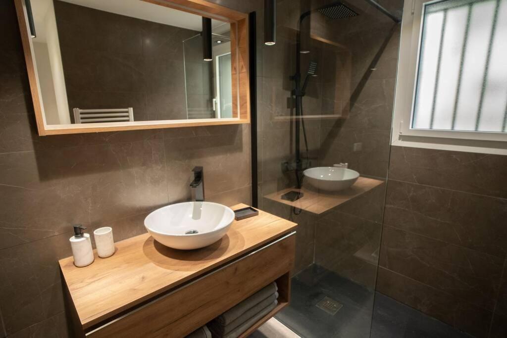 Rez De Villa De Charme-Piscine-3 Chambres 6 Pers Saint-Raphaël المظهر الخارجي الصورة